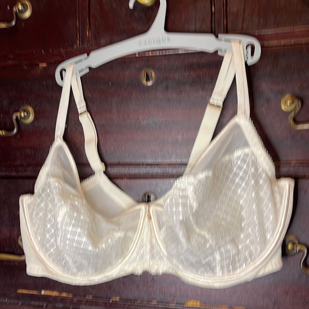 Cacique Seriously Sexy Sugar Bra. Balconette??